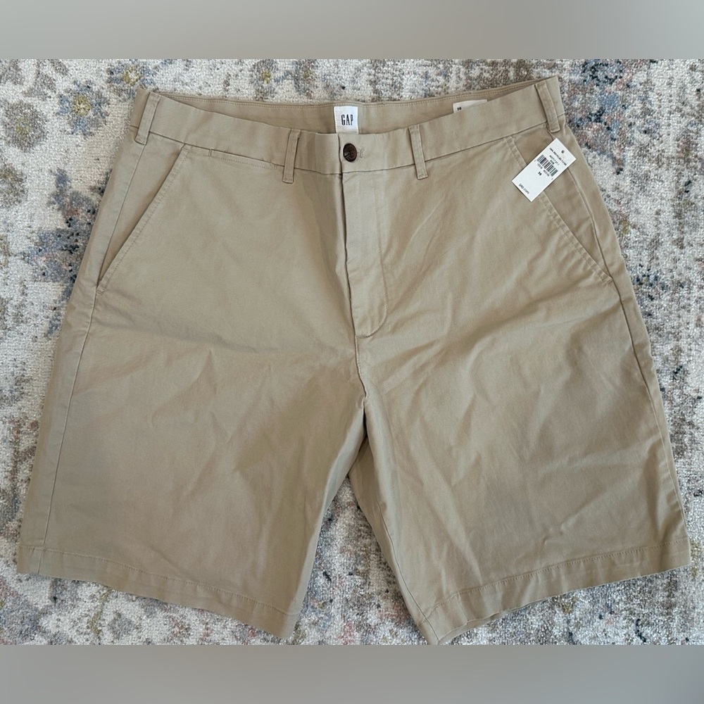 NWT - GAP Men's 10” Khaki Flat Front SC Shorts